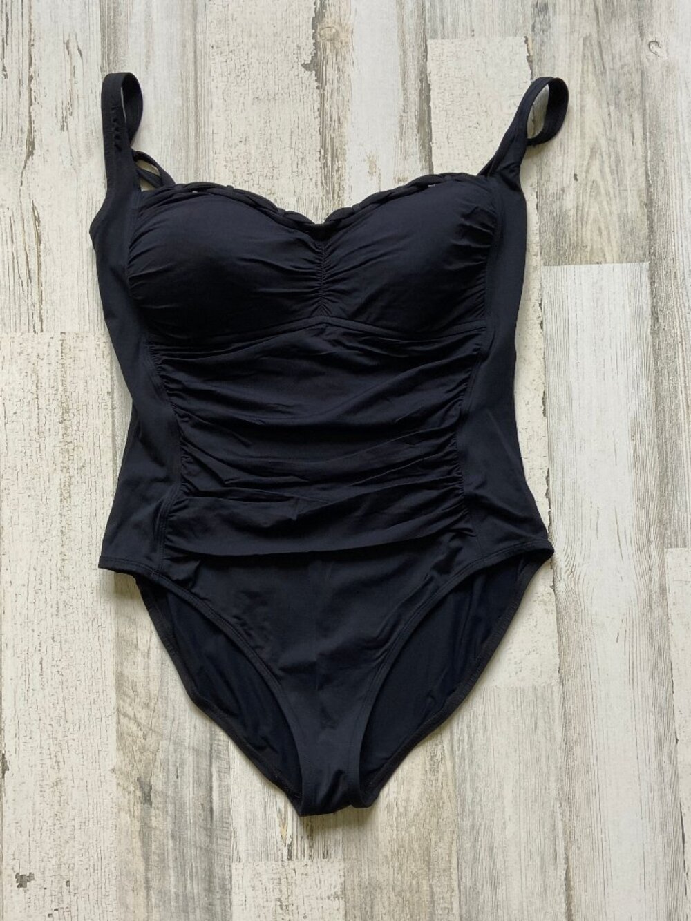 La Blanca Women's Size 16 One Piece Swimsuit Black Classic Style